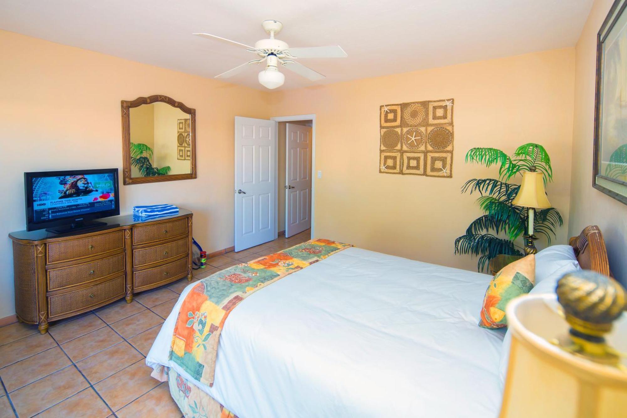 Island Seas Resort Freeport Room photo